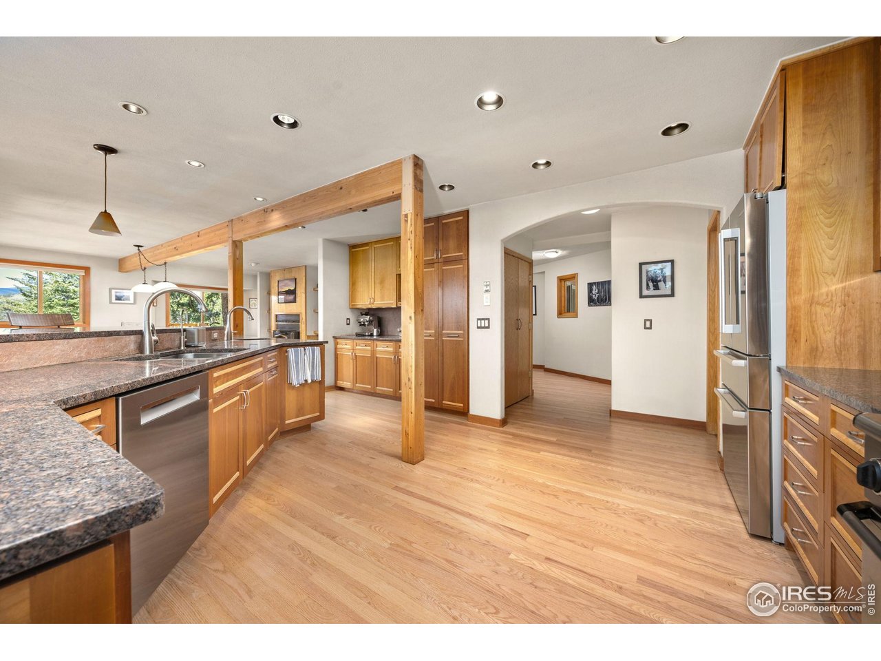 208 Coughlin Meadows Road Boulder, CO 80302 - Photo 13 of 50 Brightly lit with updated SS appliances