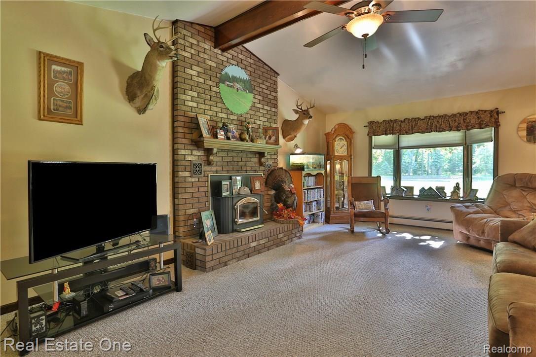 14814 Maxwell Road Carleton, MI 48117 - Photo 4 of 27 2B8A9579.jpg