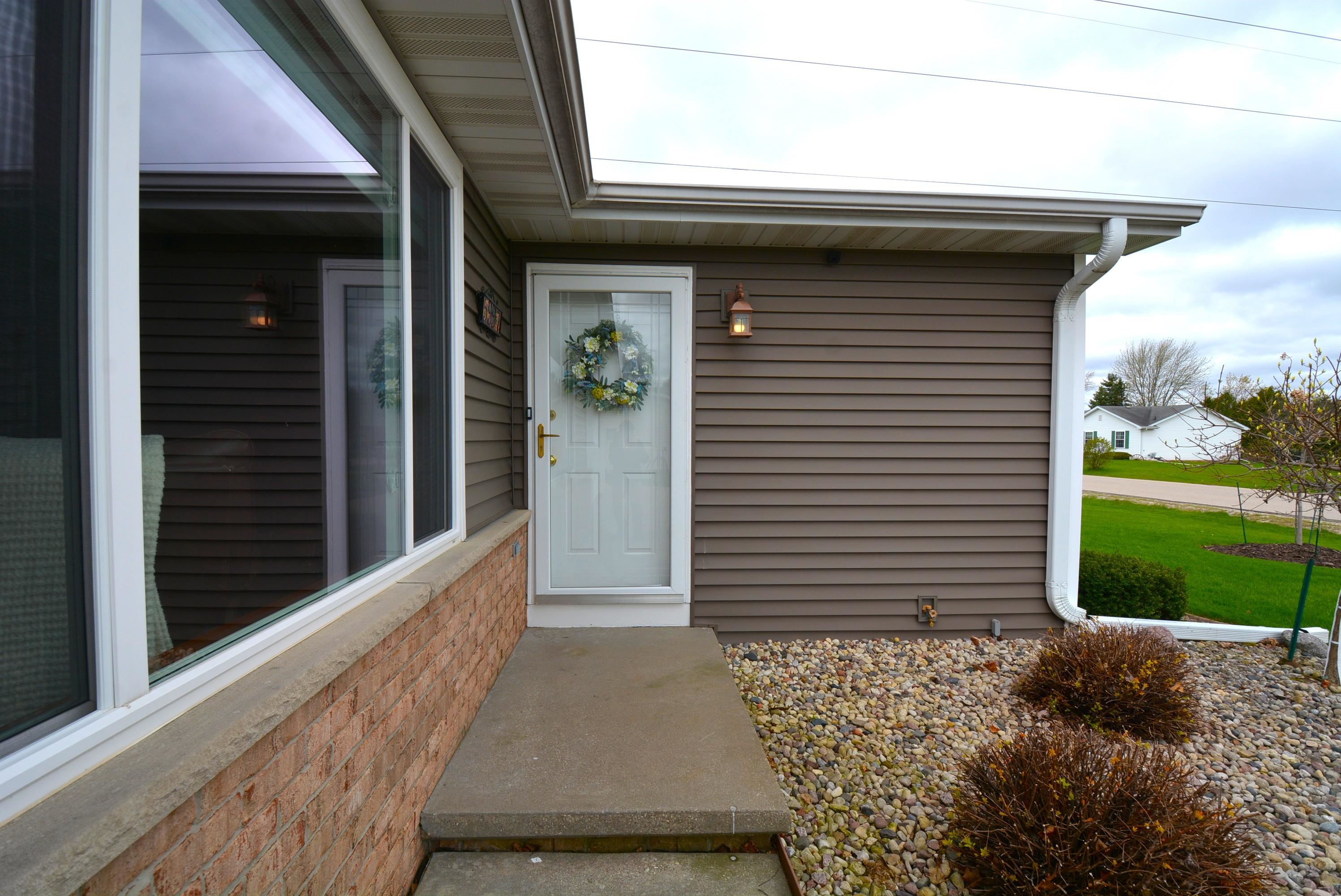W5997 Garnet Drive Appleton, WI 54915 - Photo 3 of 58
