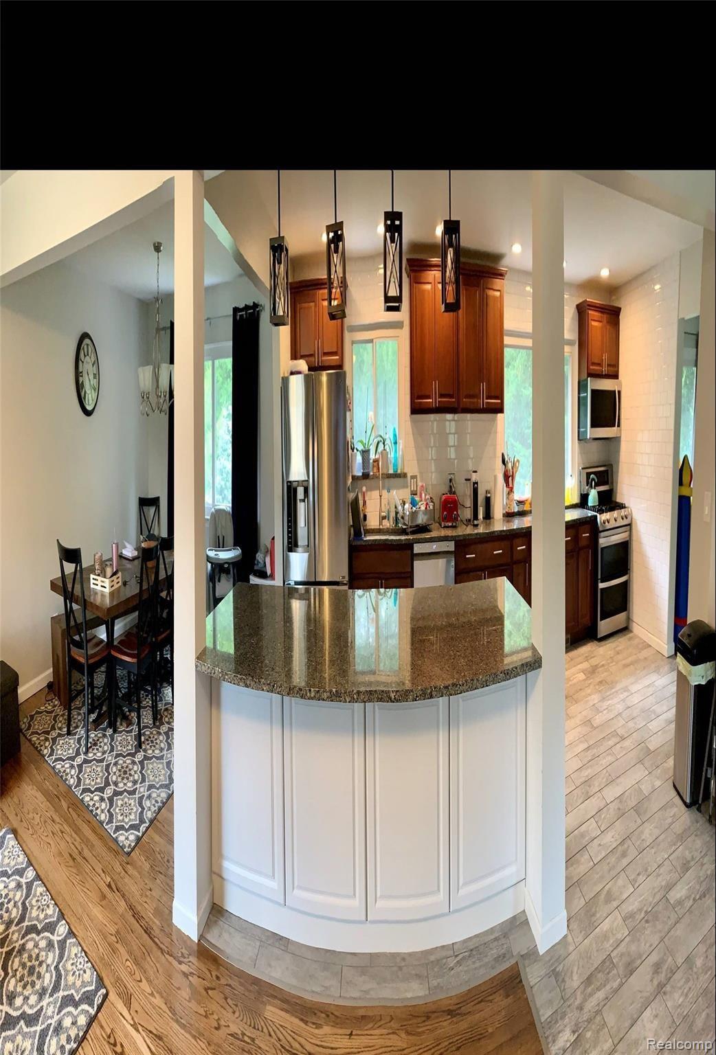 kitchen 1.jpg