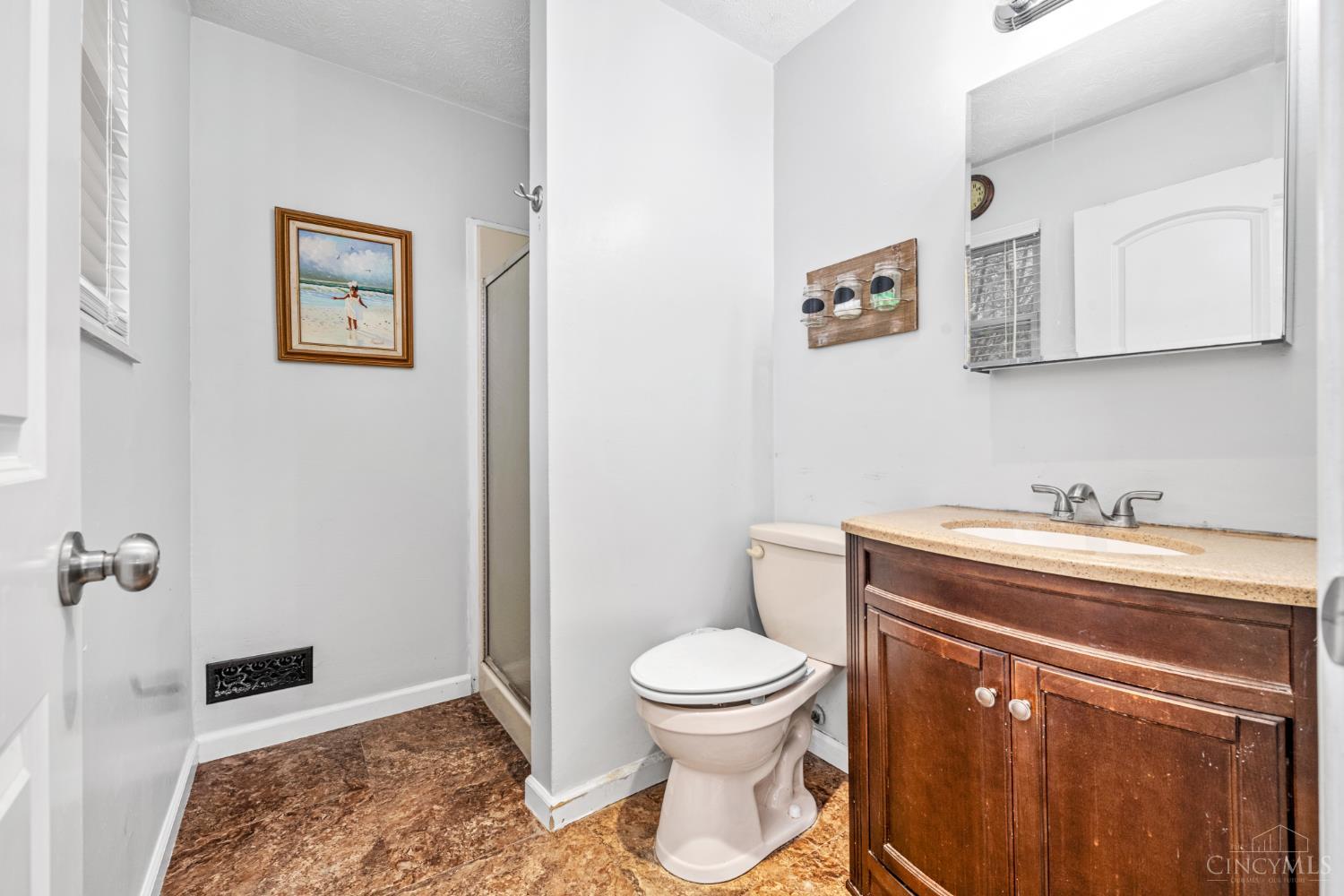 905 Shayler Road Cincinnati, OH 45245 - Photo 16 of 32 Gallery Image 16