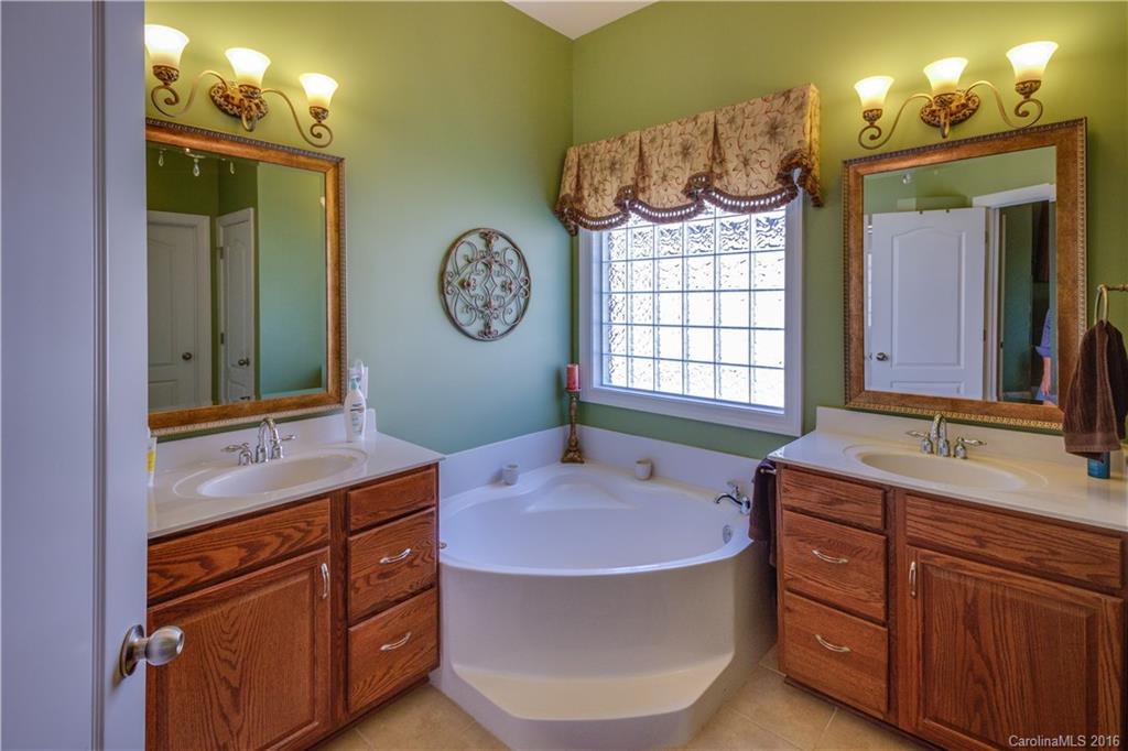 10805 Round Rock Road, Unit 23 Charlotte, NC 28277 - Photo 15 of 19 Gallery Image 15