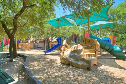a view of a entertaining space with a patio