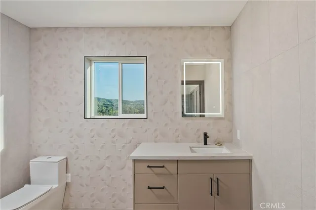 $3,995,000 | 5099 Llano Drive, Woodland Hills, CA 91364