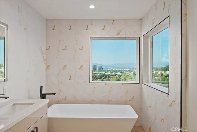 $3,995,000 | 5099 Llano Drive, Woodland Hills, CA 91364