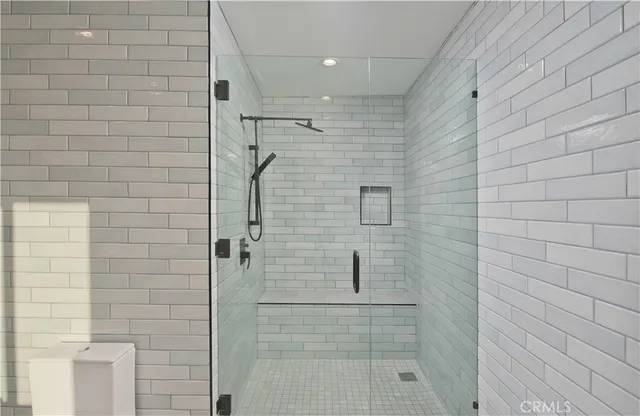 $3,995,000 | 5099 Llano Drive, Woodland Hills, CA 91364