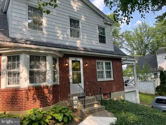 $1,750 | 411 North 4th Street, Lemoyne, PA 17043