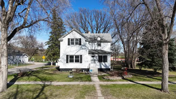 $185,000 | 404 2nd Street South, Wahpeton, ND 58075