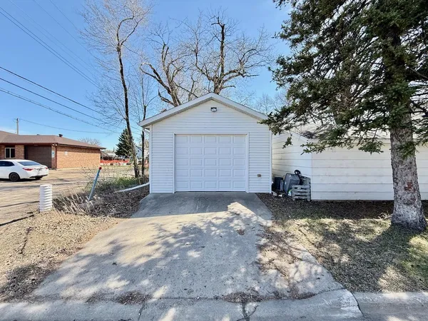 $185,000 | 404 2nd Street South, Wahpeton, ND 58075
