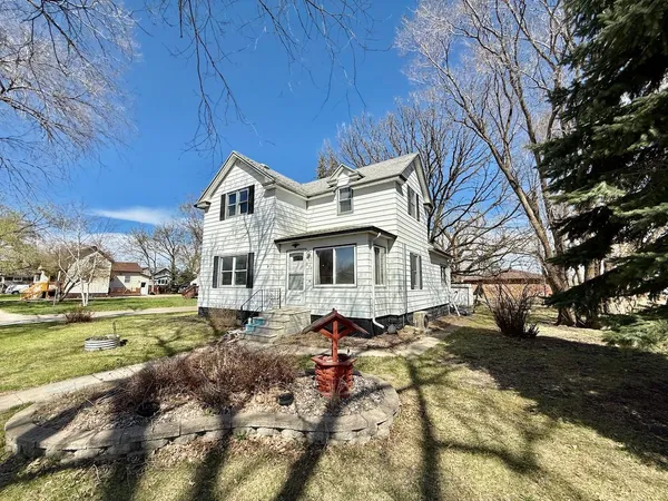 $185,000 | 404 2nd Street South, Wahpeton, ND 58075