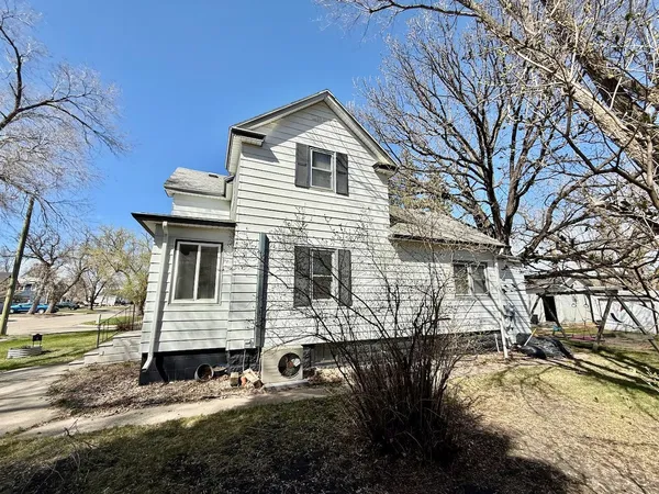 $185,000 | 404 2nd Street South, Wahpeton, ND 58075
