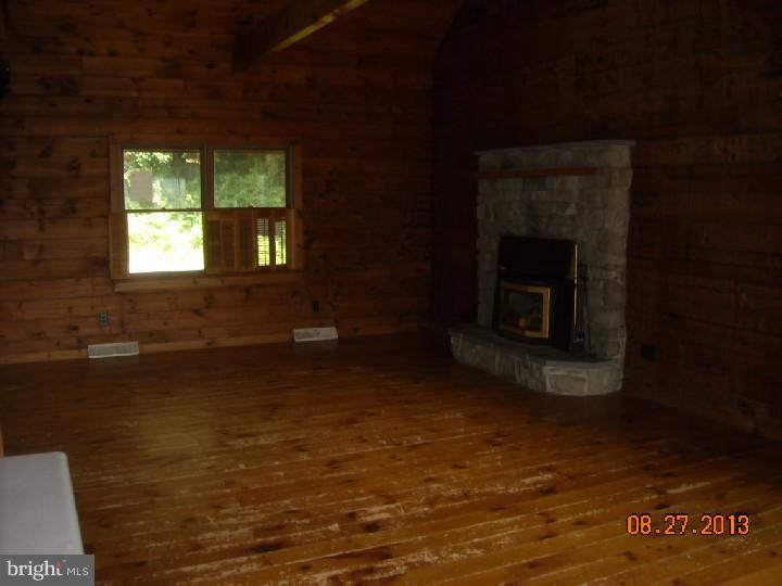 8 Upper Valley Road Christiana, PA 17509 - Photo 4 of 17 Living Room