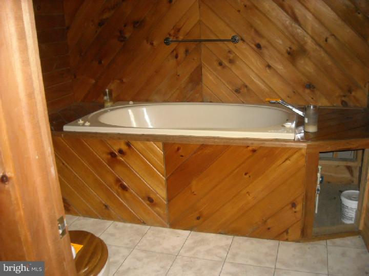 8 Upper Valley Road Christiana, PA 17509 - Photo 9 of 17 Bathroom