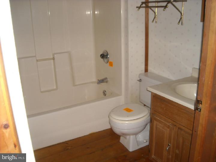 8 Upper Valley Road Christiana, PA 17509 - Photo 10 of 17 Bathroom