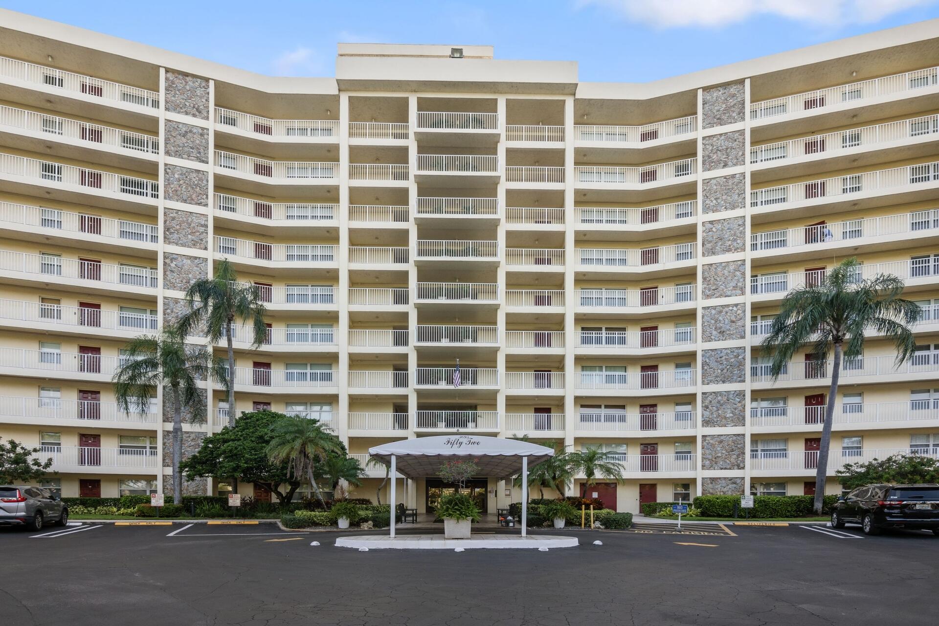 3095 North Course Drive, Unit 712 Pompano Beach, FL 33069 - Photo 2 of 35 1920x1280_100_1726910022509_172688154712
