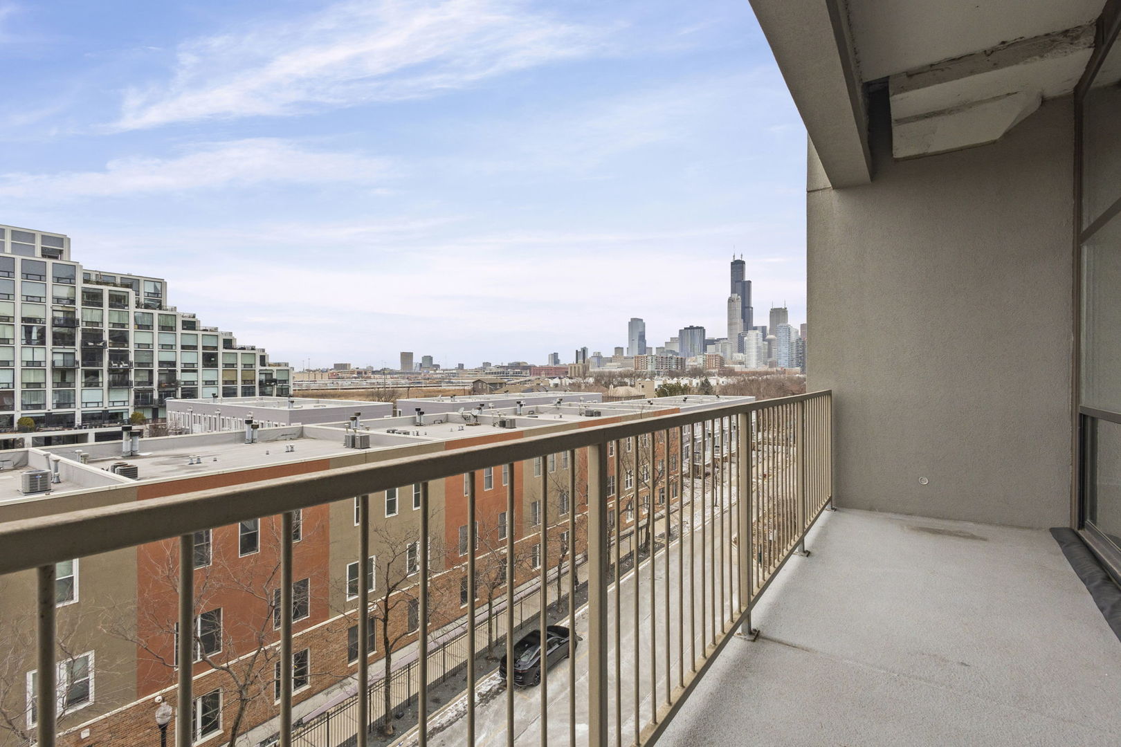 1530 South State Street, Unit 431 Chicago, IL 60605 - Photo 10 of 15 a view of city from a balcony