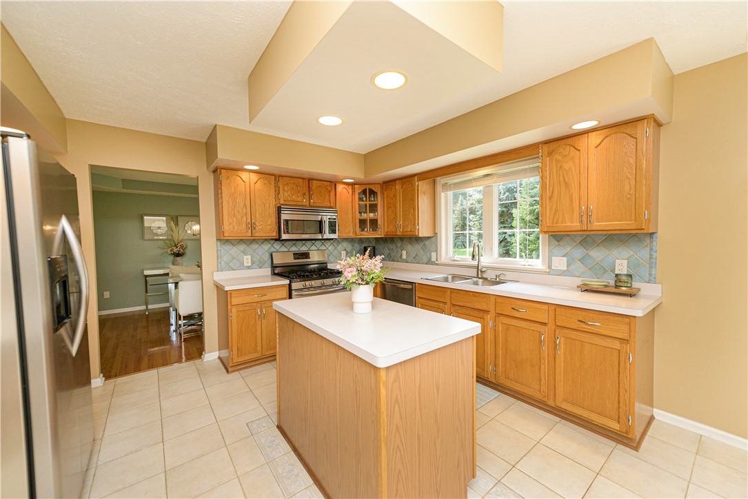 31 Glen Hollow Irondequoit, NY 14622 - Photo 12 of 38