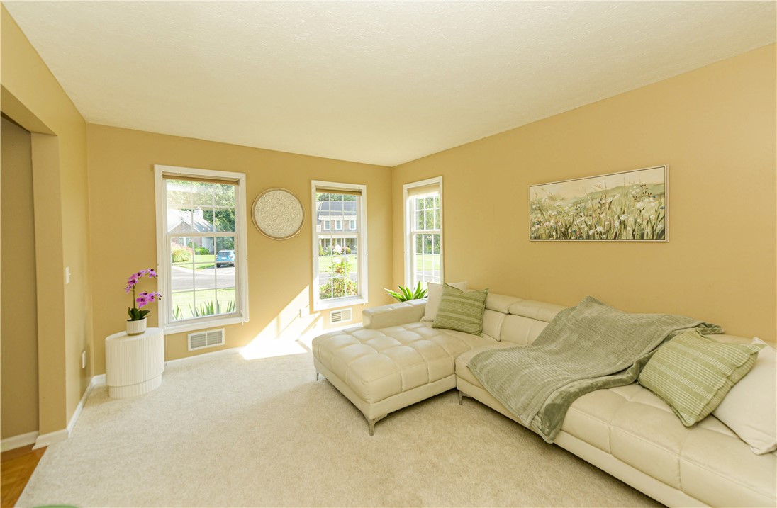 31 Glen Hollow Irondequoit, NY 14622 - Photo 20 of 38