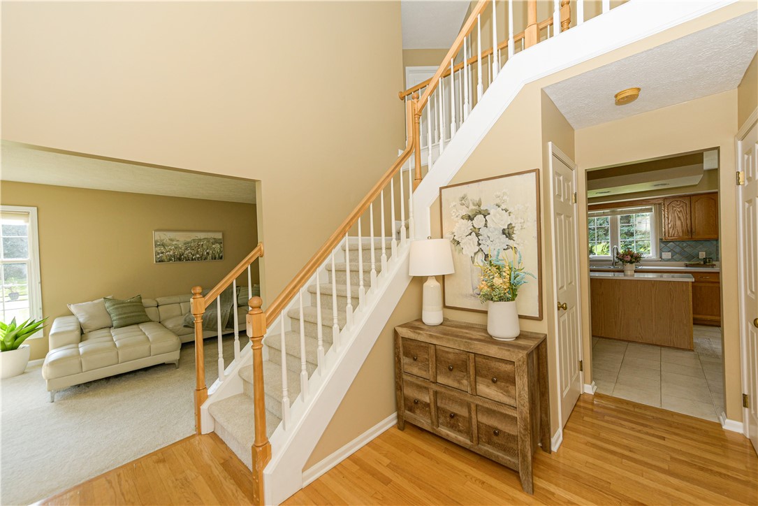 31 Glen Hollow Irondequoit, NY 14622 - Photo 6 of 38