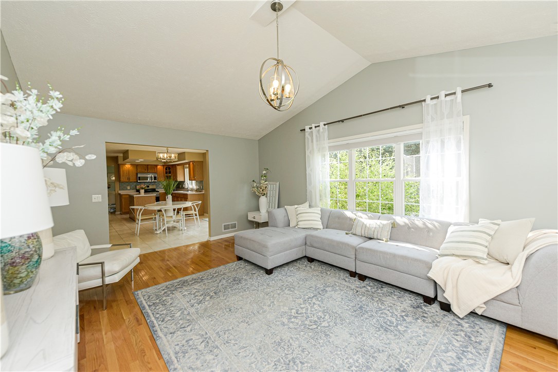 31 Glen Hollow Irondequoit, NY 14622 - Photo 8 of 38