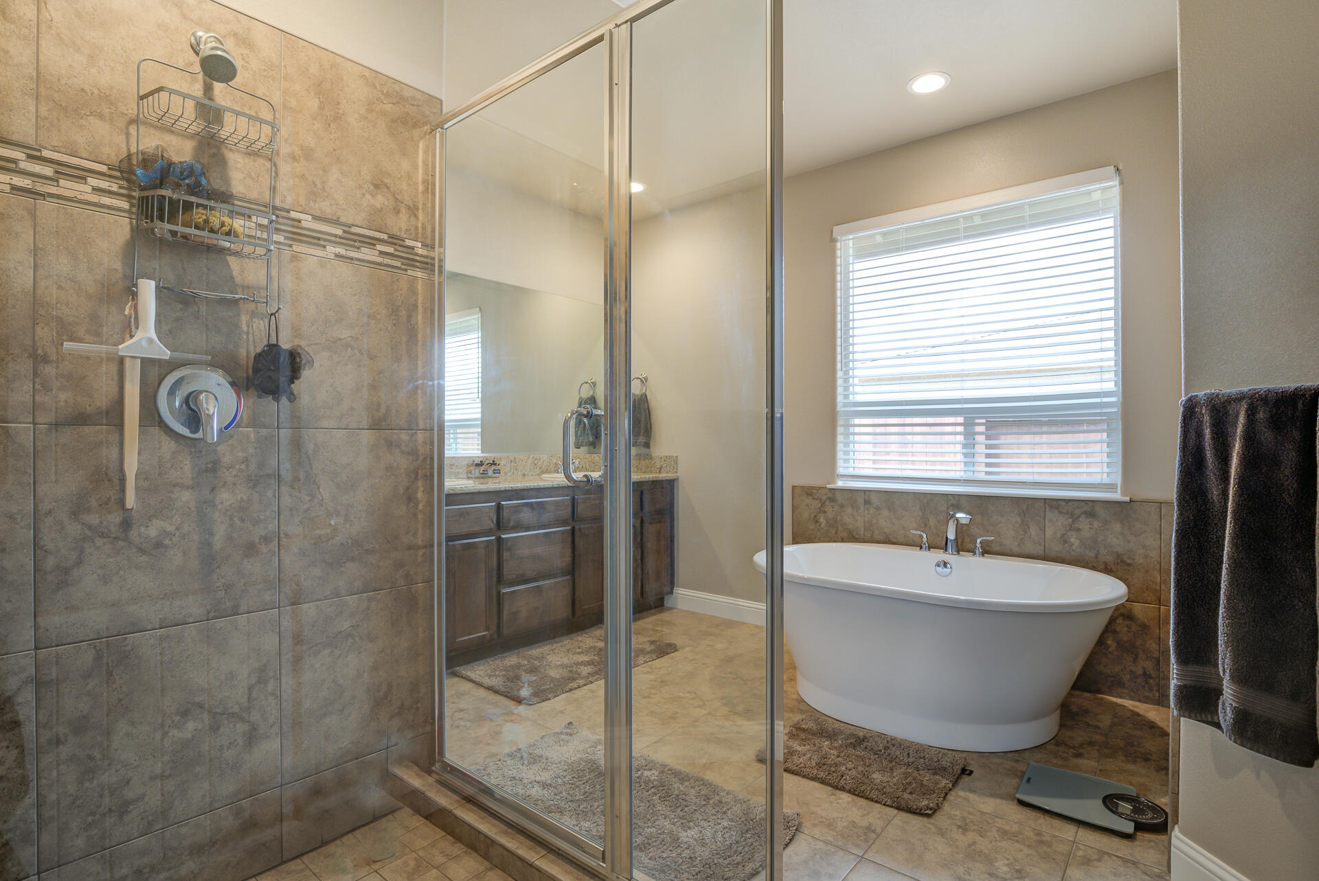 3233 Lemurian Road Redding, CA 96002 - Photo 20 of 39 3233LemurianRoad_017