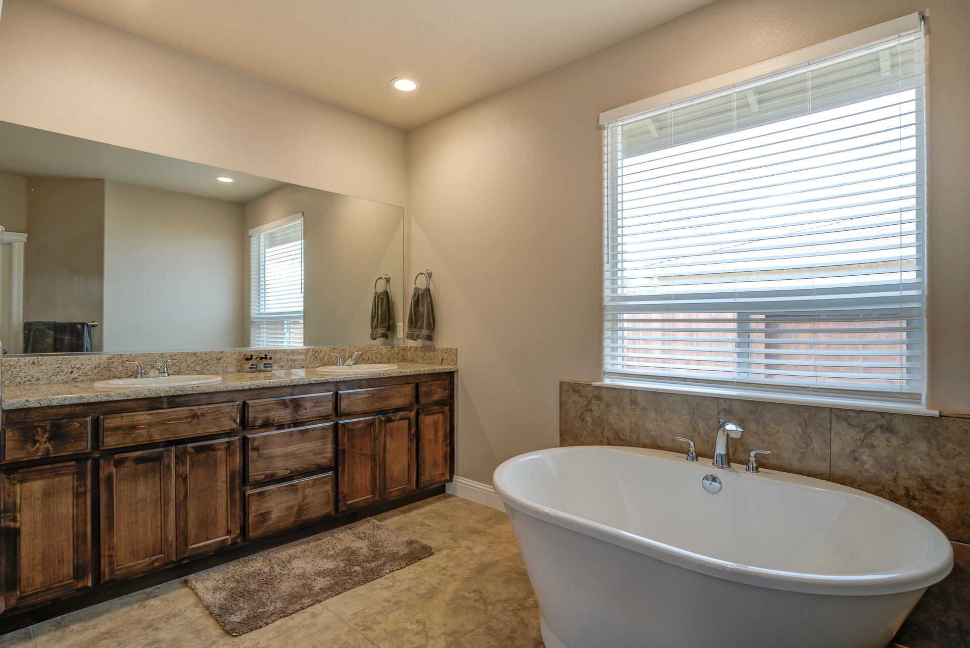 3233 Lemurian Road Redding, CA 96002 - Photo 23 of 39 3233LemurianRoad_018