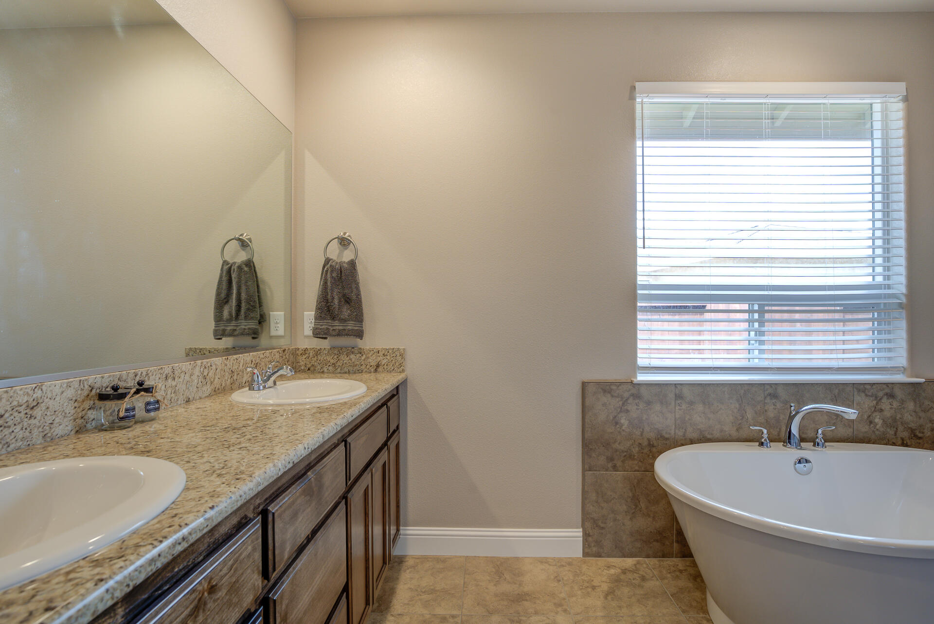 3233 Lemurian Road Redding, CA 96002 - Photo 25 of 39 3233LemurianRoad_020
