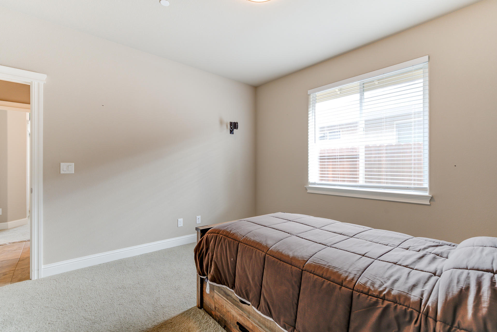 3233 Lemurian Road Redding, CA 96002 - Photo 32 of 39 3233LemurianRoad_035