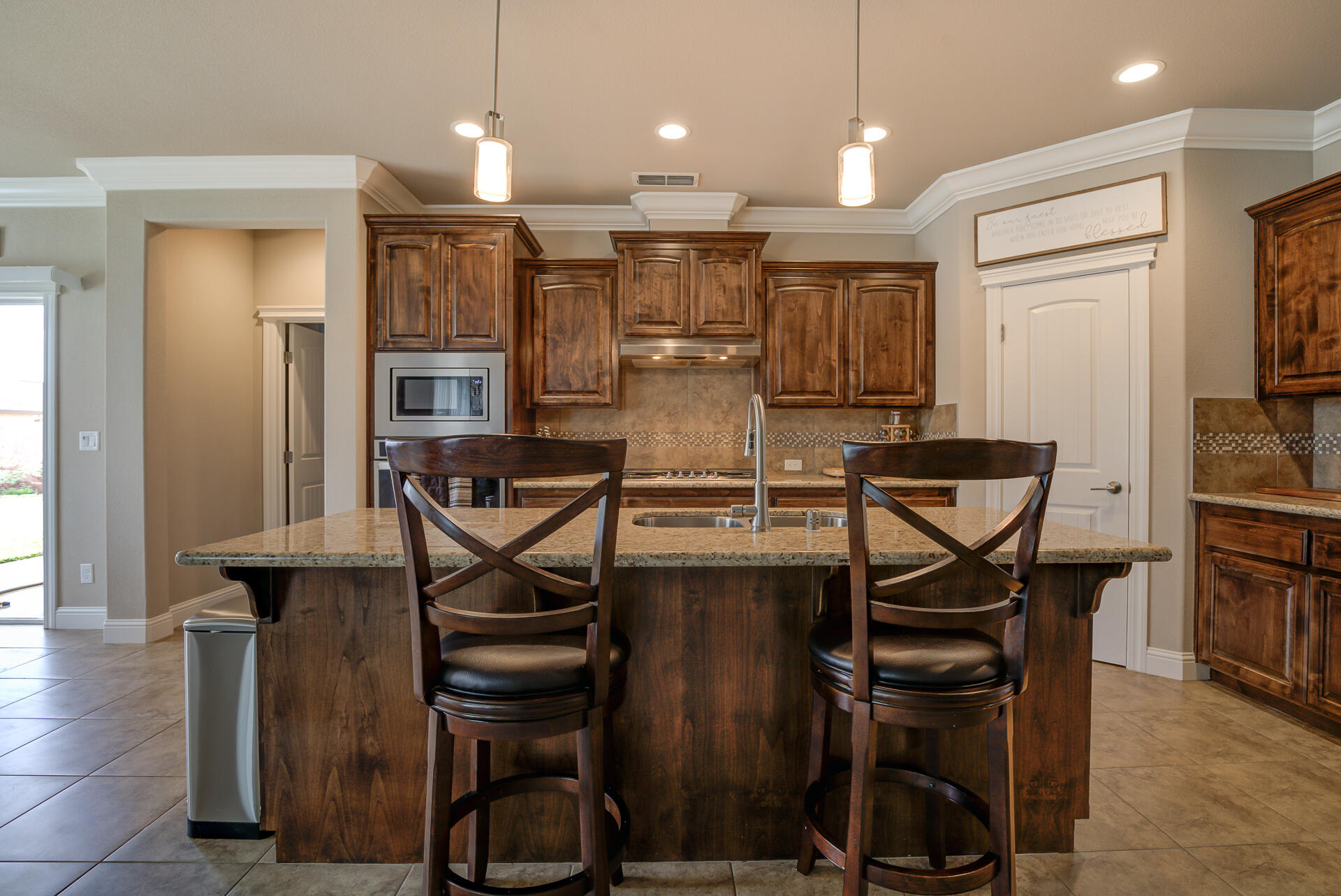 3233 Lemurian Road Redding, CA 96002 - Photo 9 of 39 Breakfast bar and party