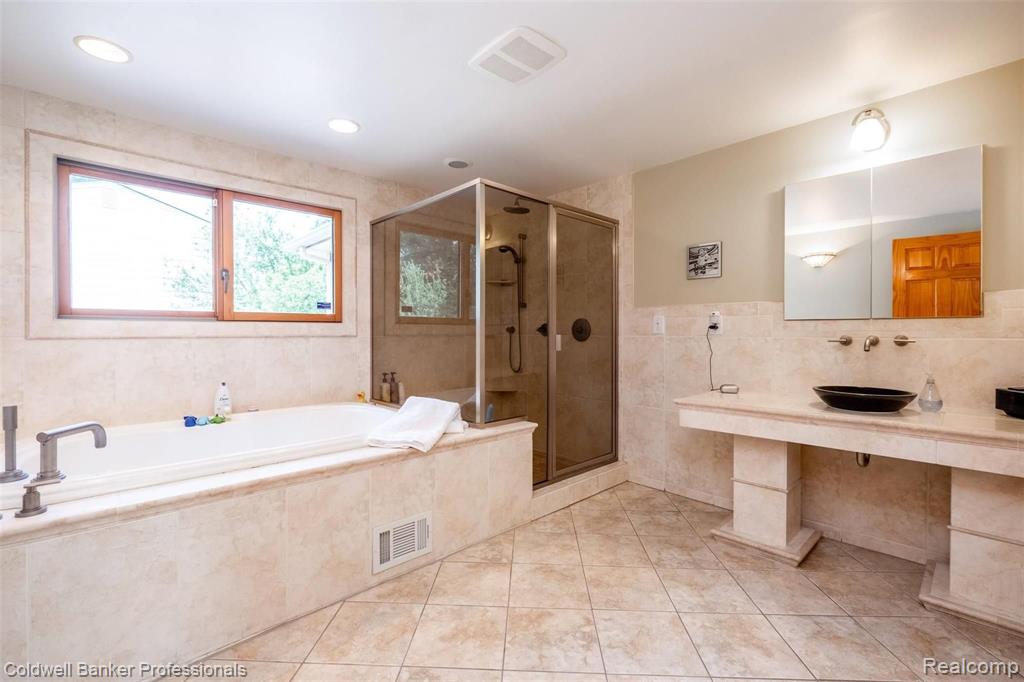 33669 York Ridge Street Farmington Hills, MI 48331 - Photo 40 of 46