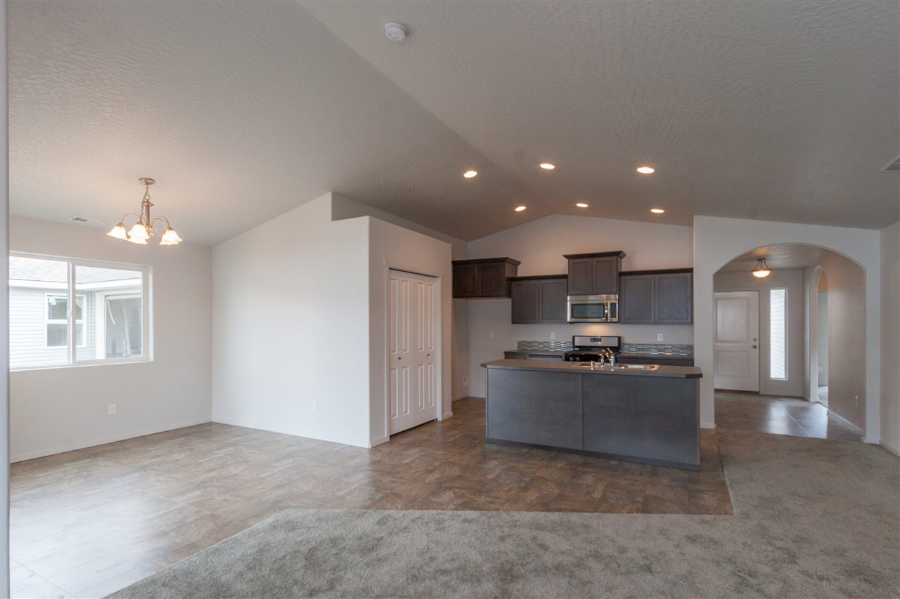 6713 Chumani Road Cheney, WA 99004 - Photo 9 of 19