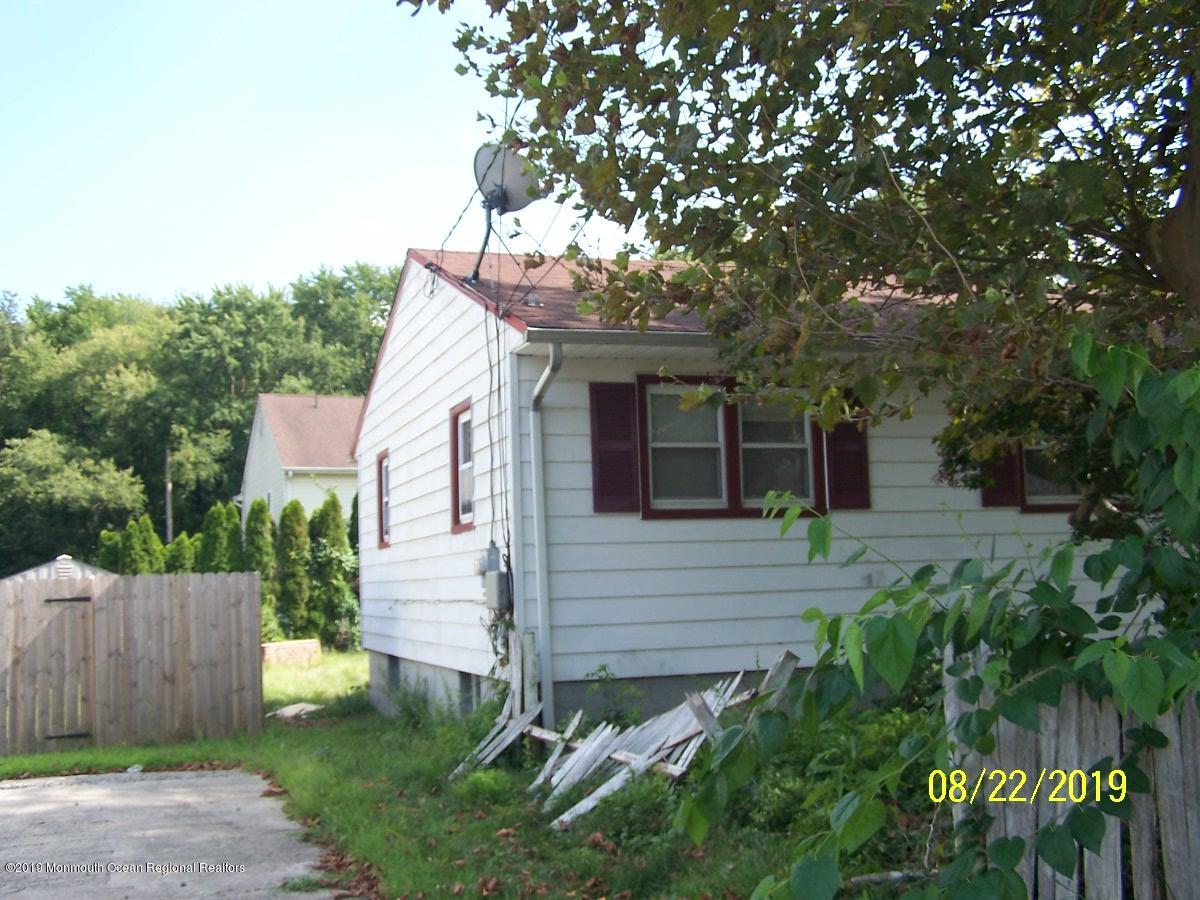 93 County Road Cliffwood, NJ 07721 - Photo 2 of 17 000_6238