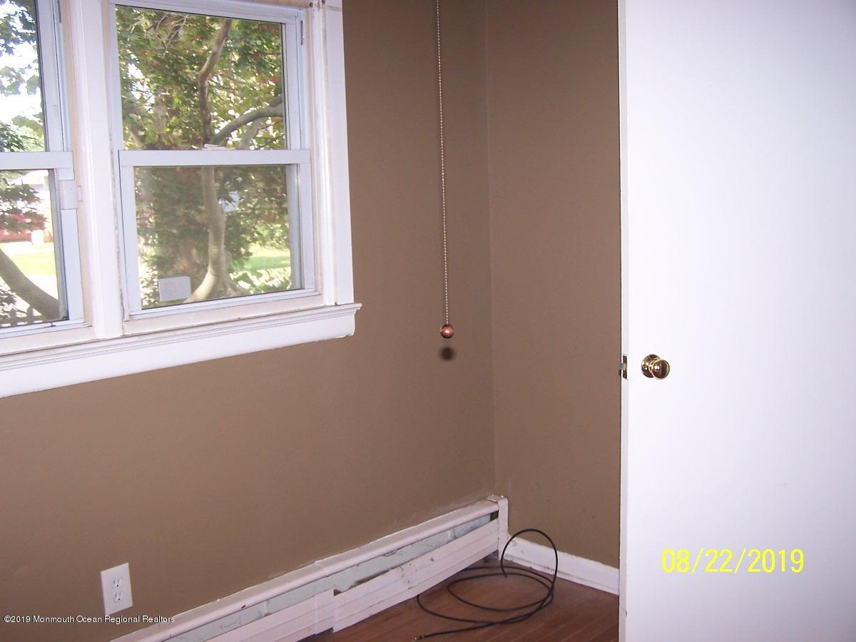 93 County Road Cliffwood, NJ 07721 - Photo 14 of 17 000_6223