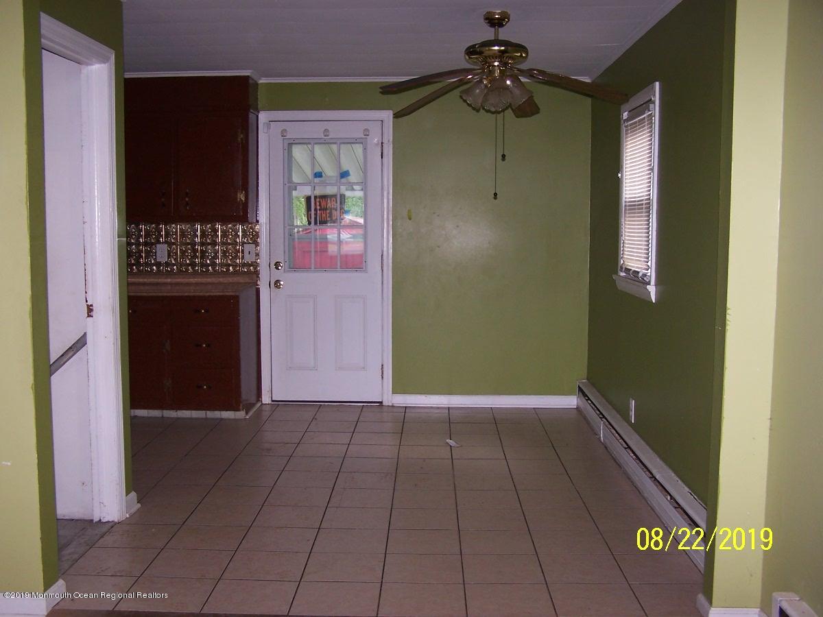 93 County Road Cliffwood, NJ 07721 - Photo 7 of 17 000_6215