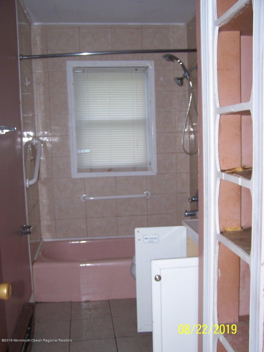 93 County Road Cliffwood, NJ 07721 - Photo 9 of 17 000_6218