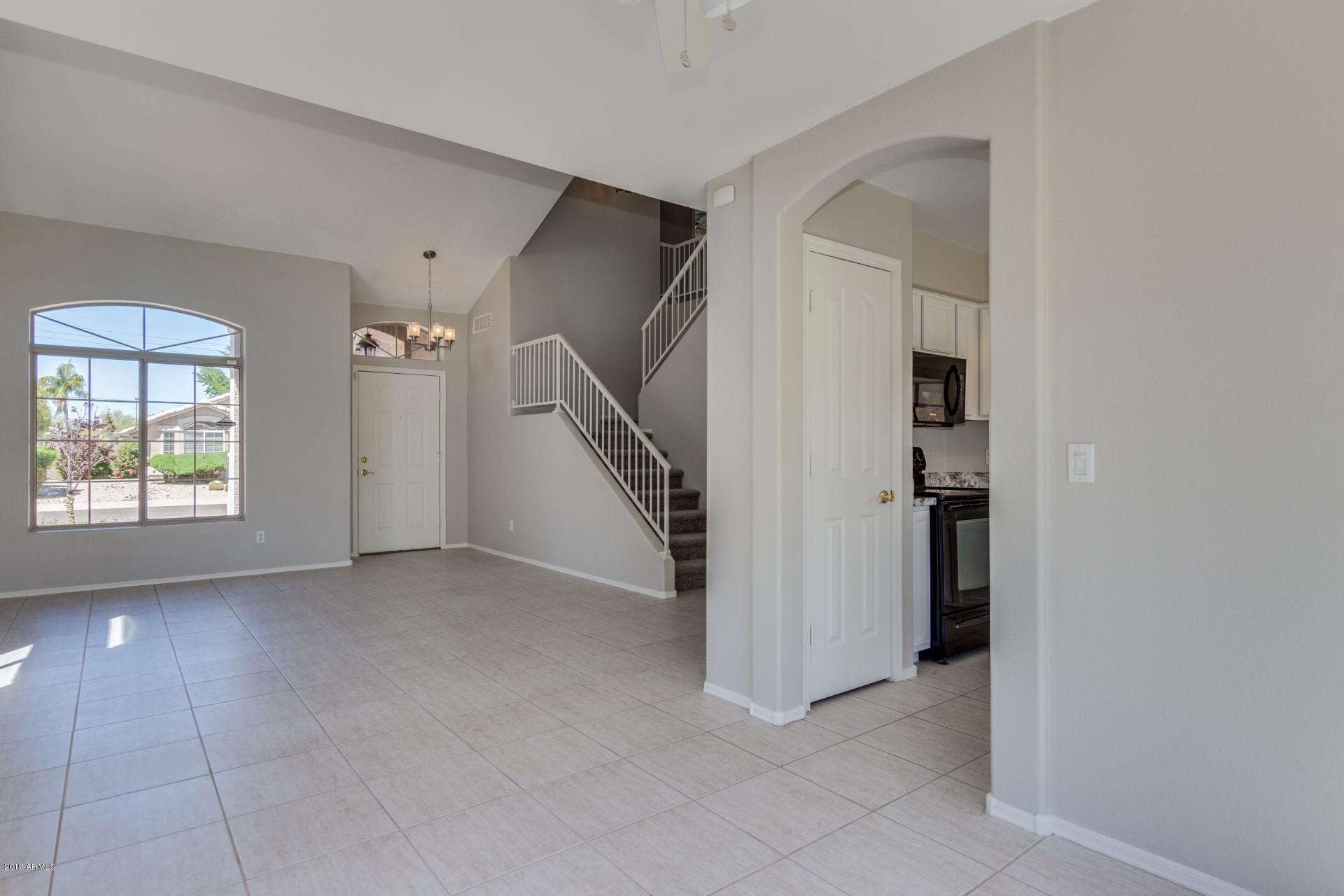 529 West St John Road Phoenix, AZ 85023 - Photo 5 of 26 St John (5)