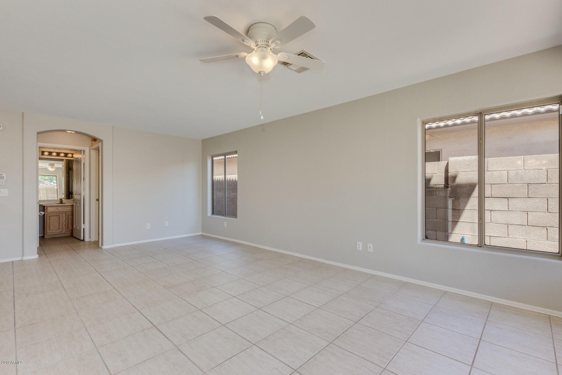 529 West St John Road Phoenix, AZ 85023 - Photo 7 of 26 St John (7)