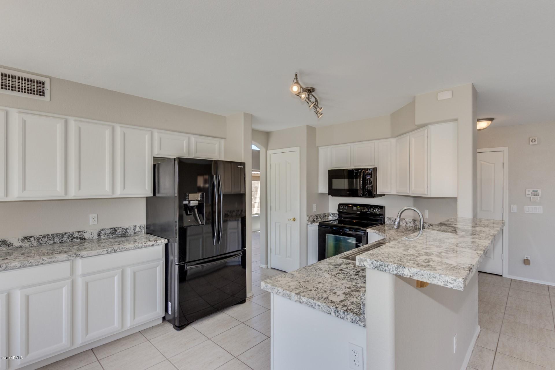 529 West St John Road Phoenix, AZ 85023 - Photo 9 of 26 St John (9)