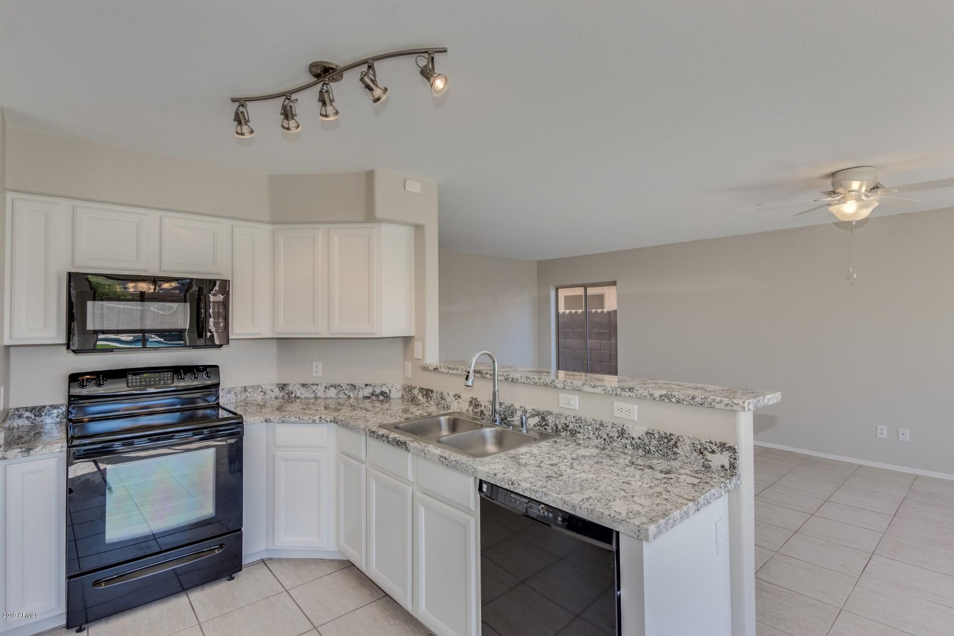 529 West St John Road Phoenix, AZ 85023 - Photo 10 of 26 St John (10)