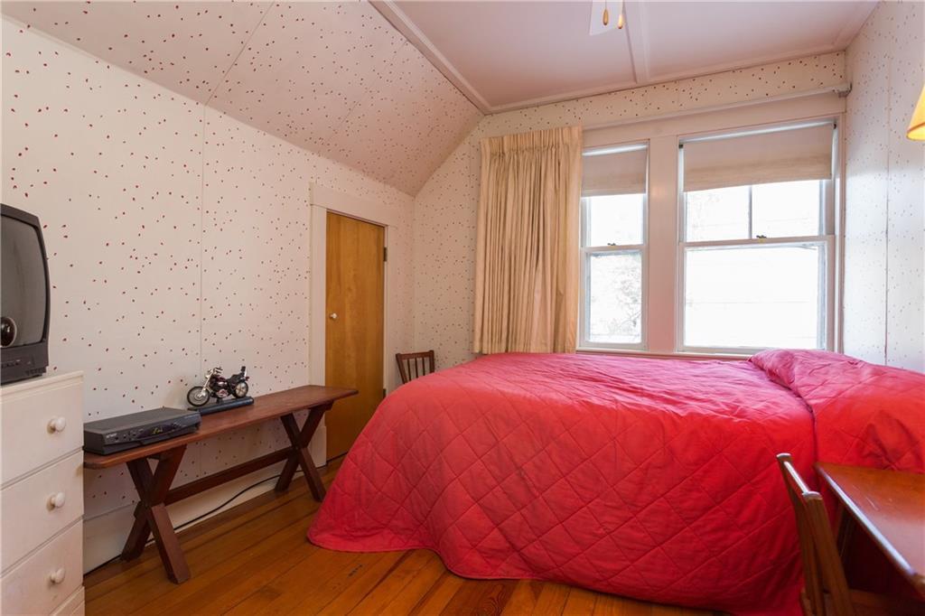 46 Frazier Pasture Road Ogunquit, ME 03907 - Photo 25 of 34 Bedroom #3 (like the other bedrooms)...