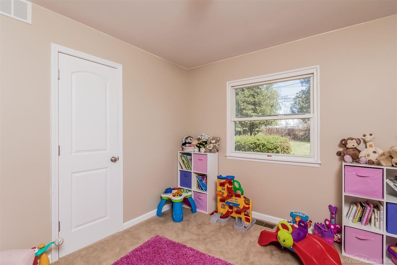 3173 Avon Manor Road Rochester Hills, MI 48307 - Photo 13 of 21