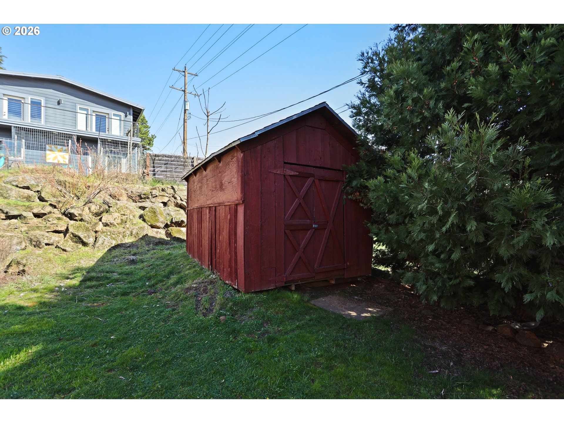180 Northwest Spring Street White Salmon, WA 98672 - Photo 35 of 44 a view of backyard with garden