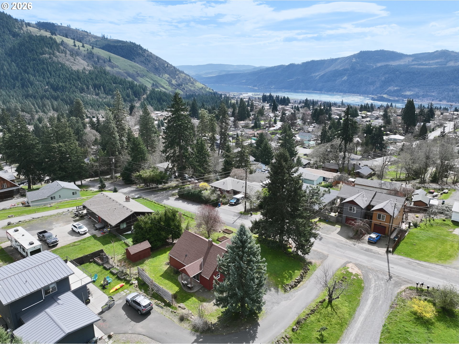 180 Northwest Spring Street White Salmon, WA 98672 - Photo 39 of 44 an aerial view of multiple house