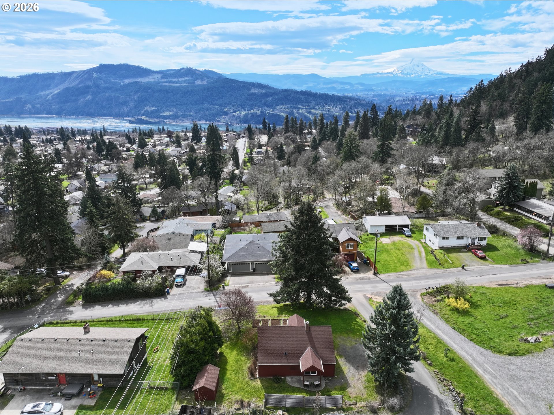 180 Northwest Spring Street White Salmon, WA 98672 - Photo 41 of 44 a view of city and mountain