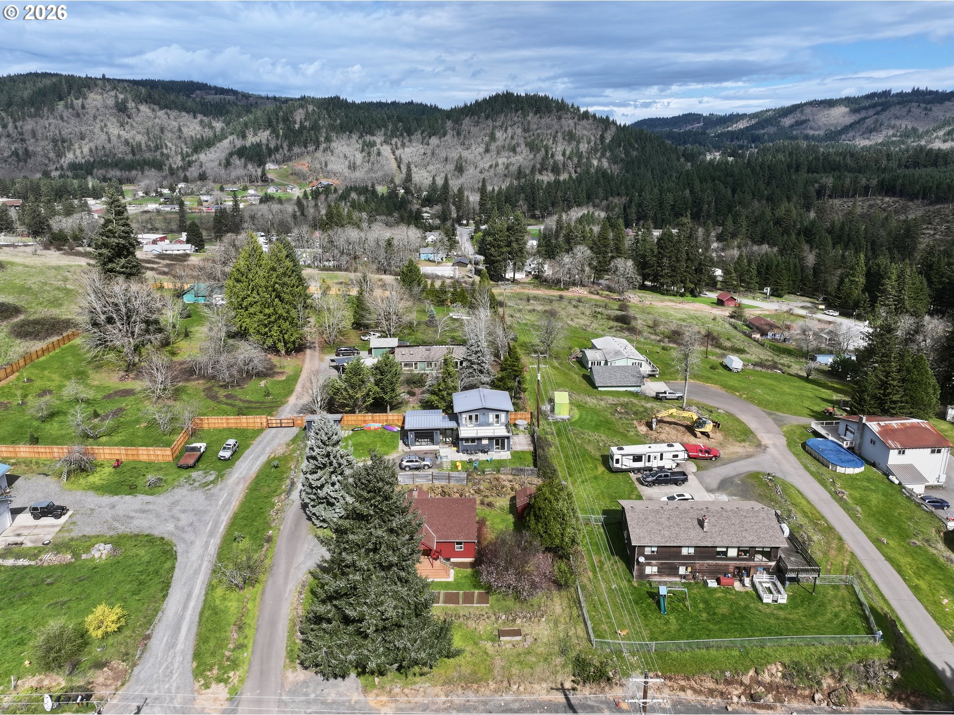 180 Northwest Spring Street White Salmon, WA 98672 - Photo 42 of 44 an aerial view of multiple house