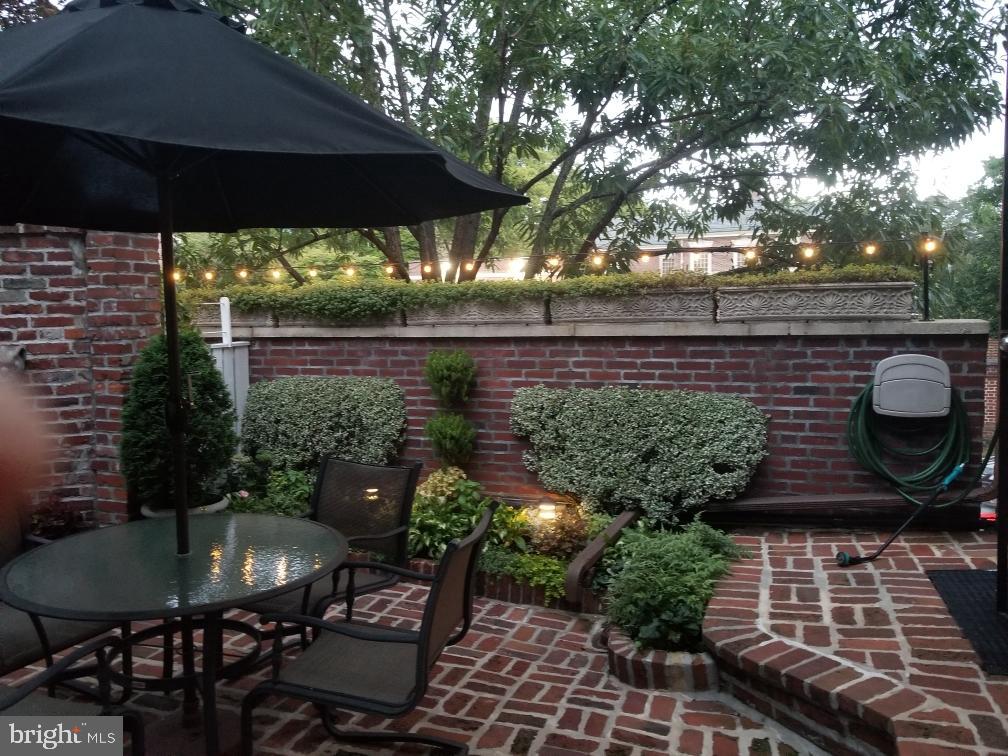 430 South 5th Street Philadelphia, PA 19147 - Photo 2 of 32 a view of a backyard with sitting area
