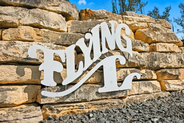 a view of a tennis court