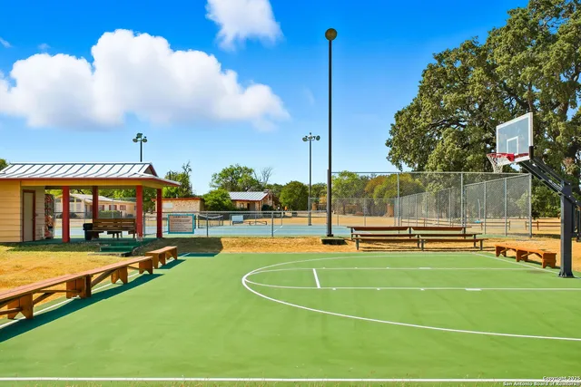 $2,600 | 418 Tawny Oak Circle, Bandera, TX 78003