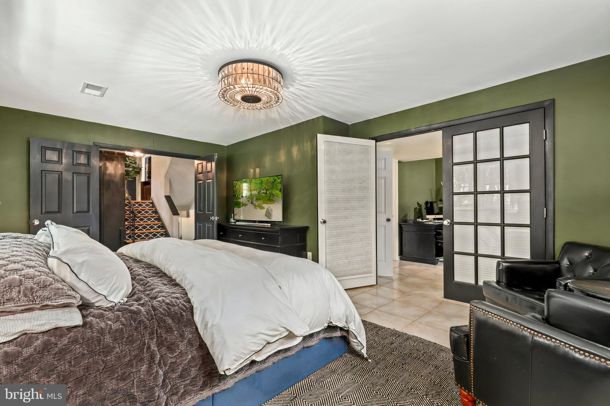 9324 Glenbrook Road Fairfax, VA 22031 - Photo 18 of 57