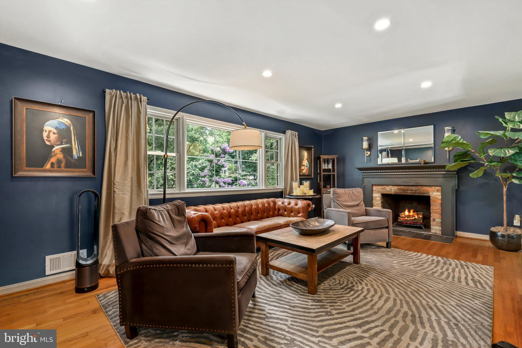 9324 Glenbrook Road Fairfax, VA 22031 - Photo 3 of 57